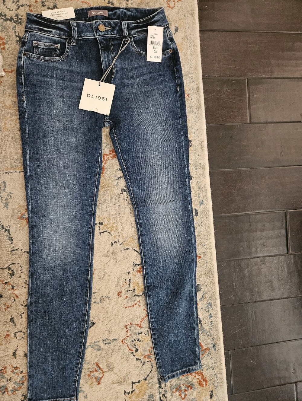 NWT DL1961 Amanda Skinny Jeans Mid Rise Medium Wash